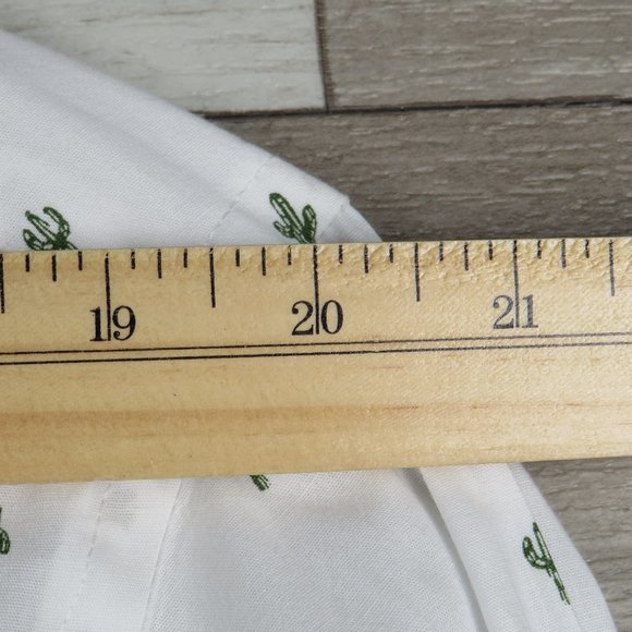 Old Navy* Men's Long Sleeve Button Down Curved Hem Chest Pocket Shirt~ Large - Picture 6 of 10